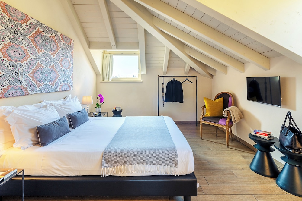 1 BEDROOM, DELUXE, SUITE, KITCHEN