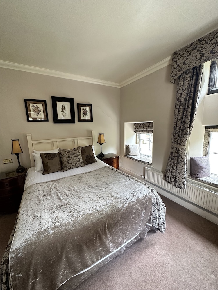 DELUXE, DOUBLE BED