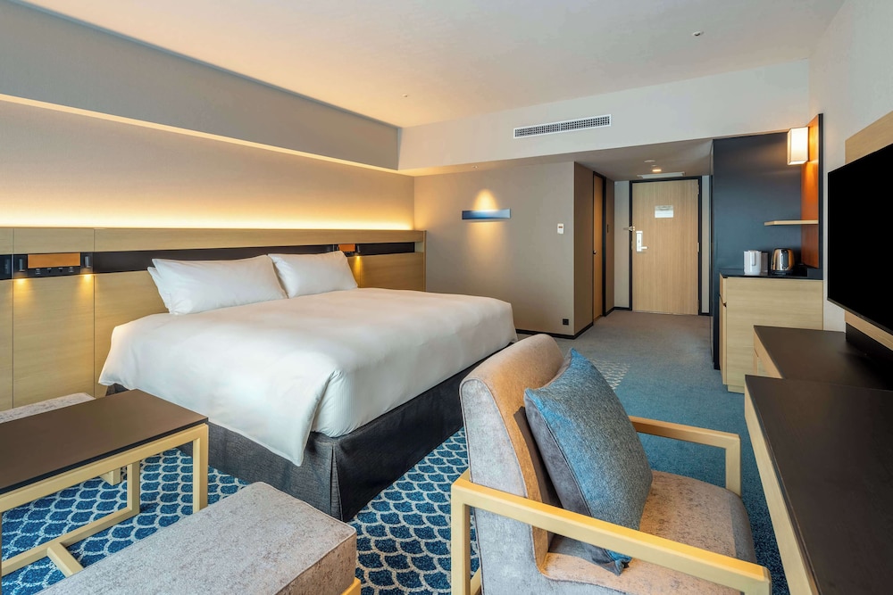 DELUXE, KING BED, OCEAN VIEW