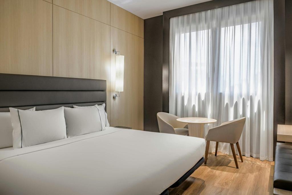 Junior Suite, King Bed, Sofa