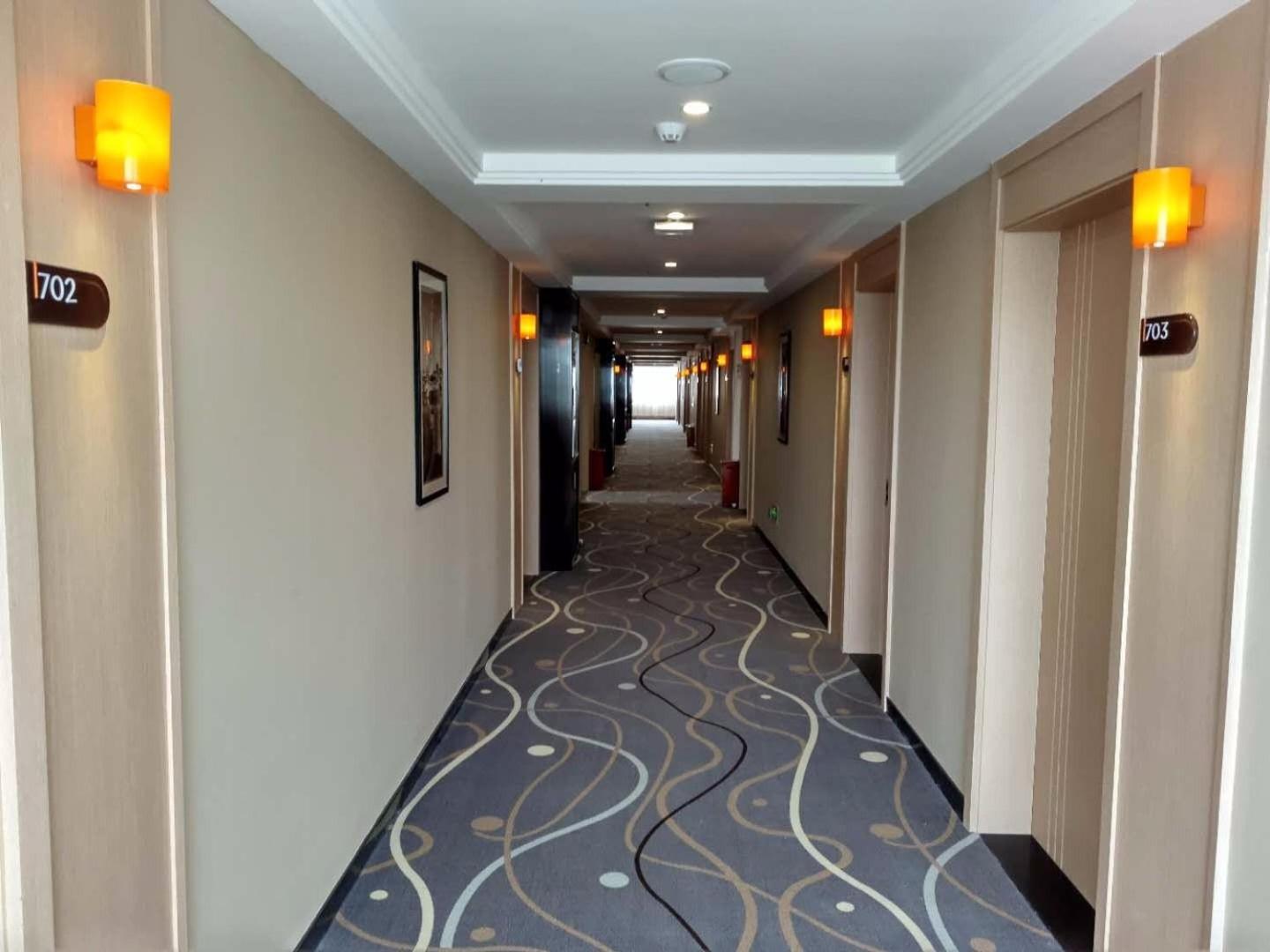 7 Days Premium (Chongqing Baishiyi) 18/26
