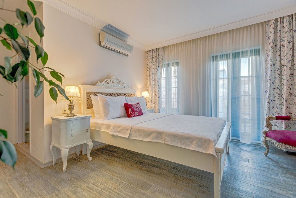 Cunda Esen Hotel 12/50