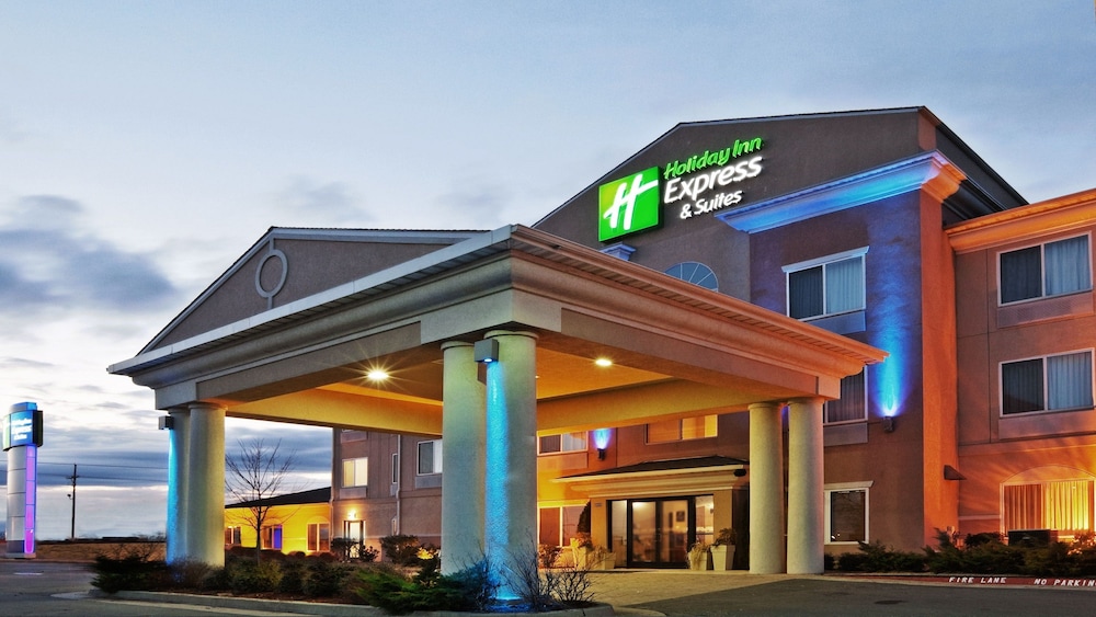 Holiday Inn Express Suites Chickasha 3/35