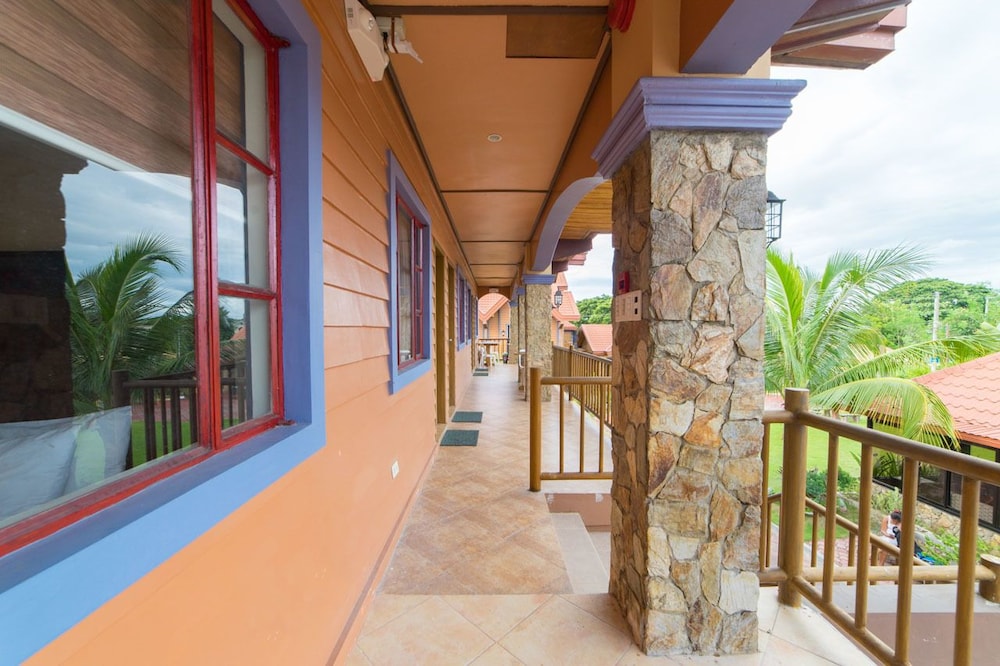 RedDoorz Plus @ Starhomes Olivianville 2/30