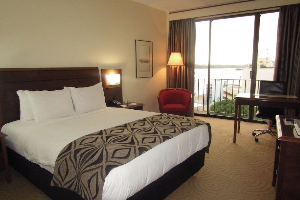Crown Hotel Port Moresby 14/63