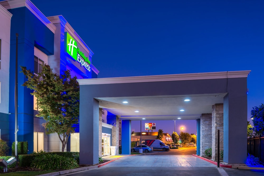 Holiday Inn Express Stockton Southeast 7/61