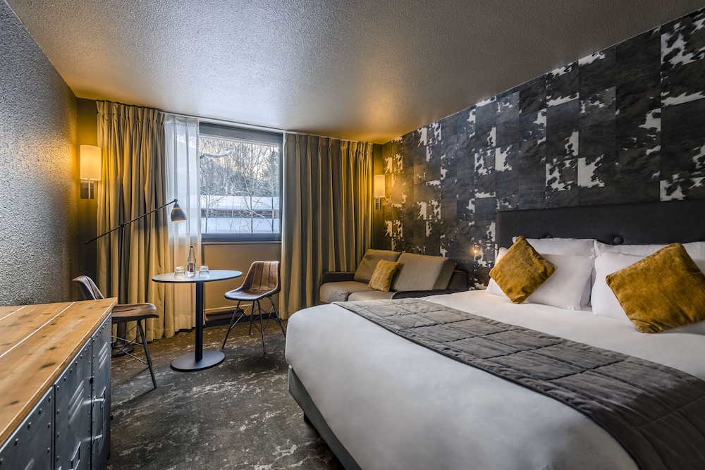 Big Sky Hotel 11/62