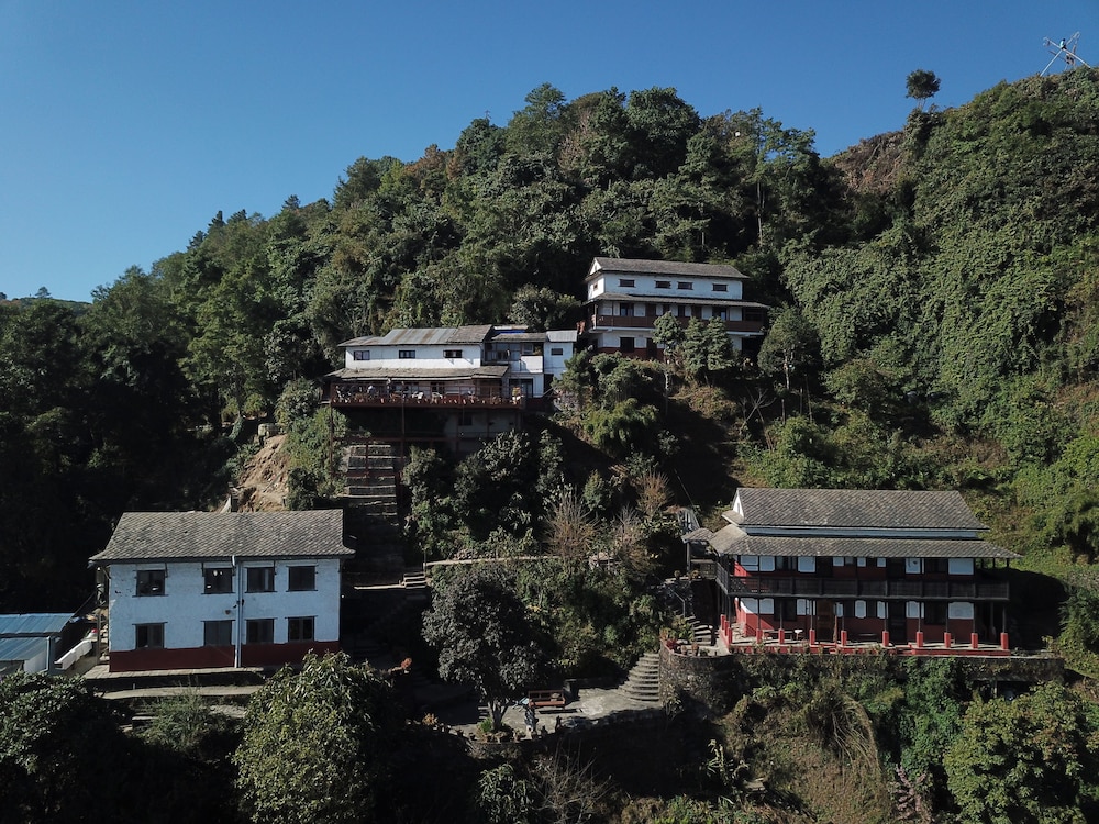 Everest Manla Resort 2/50