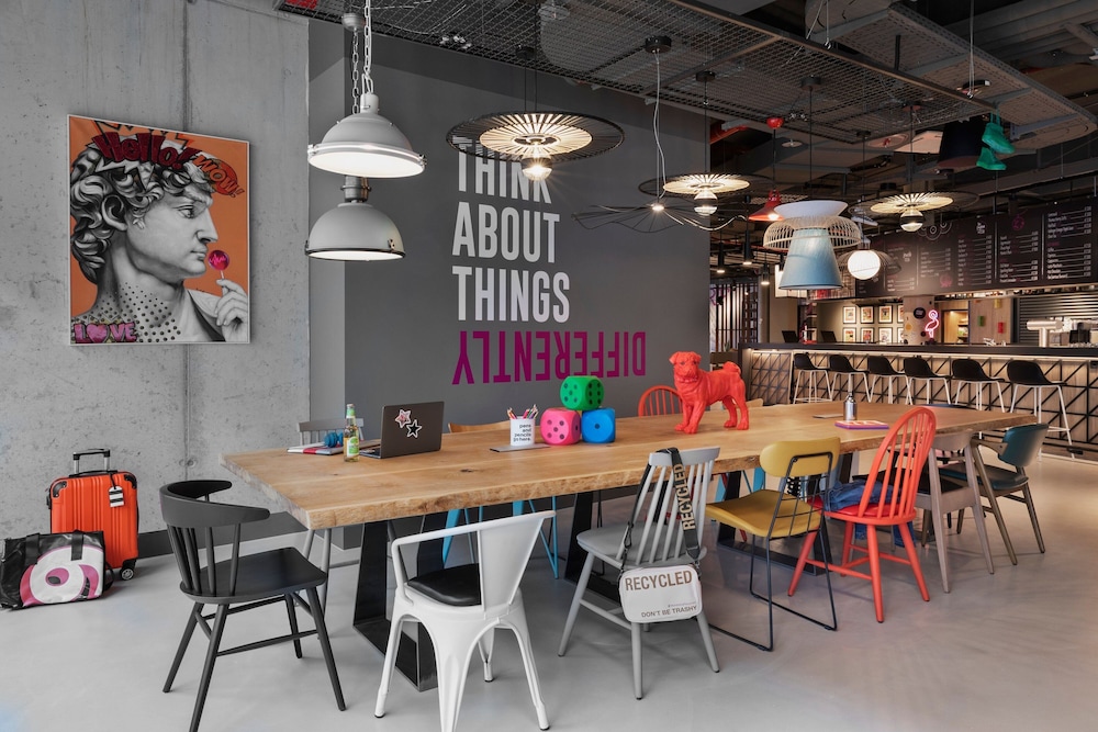 Moxy Duesseldorf City 39/50