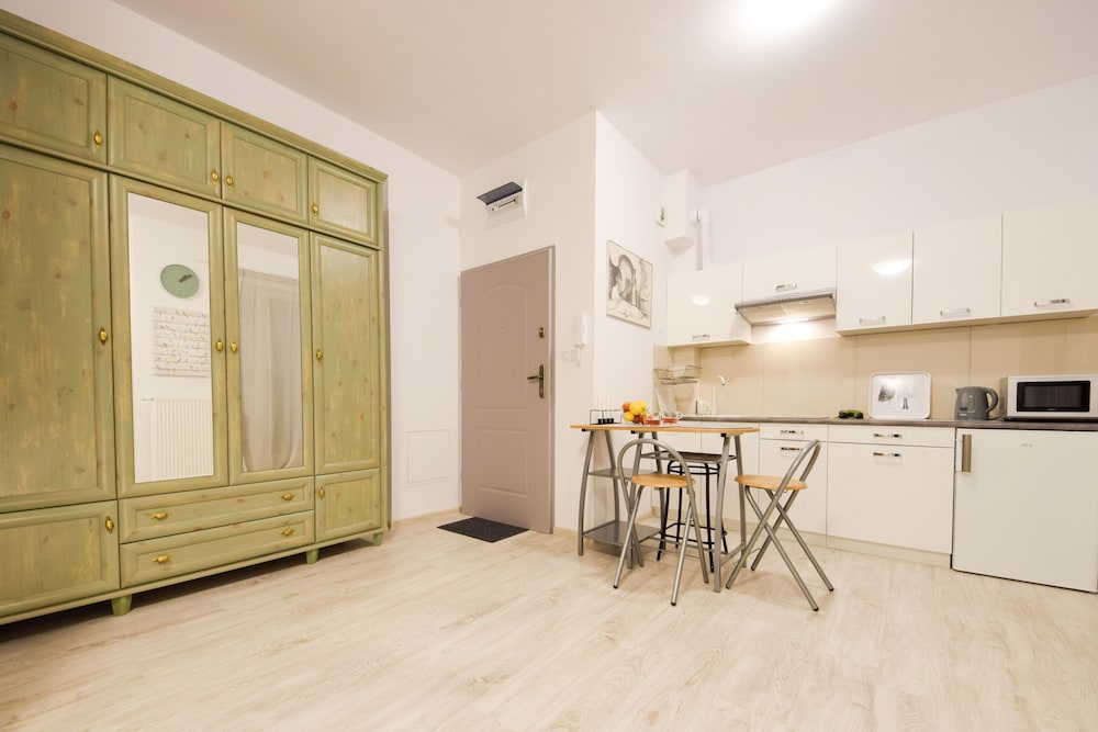 Shortstaypoland Srebrna (B36) 14/22