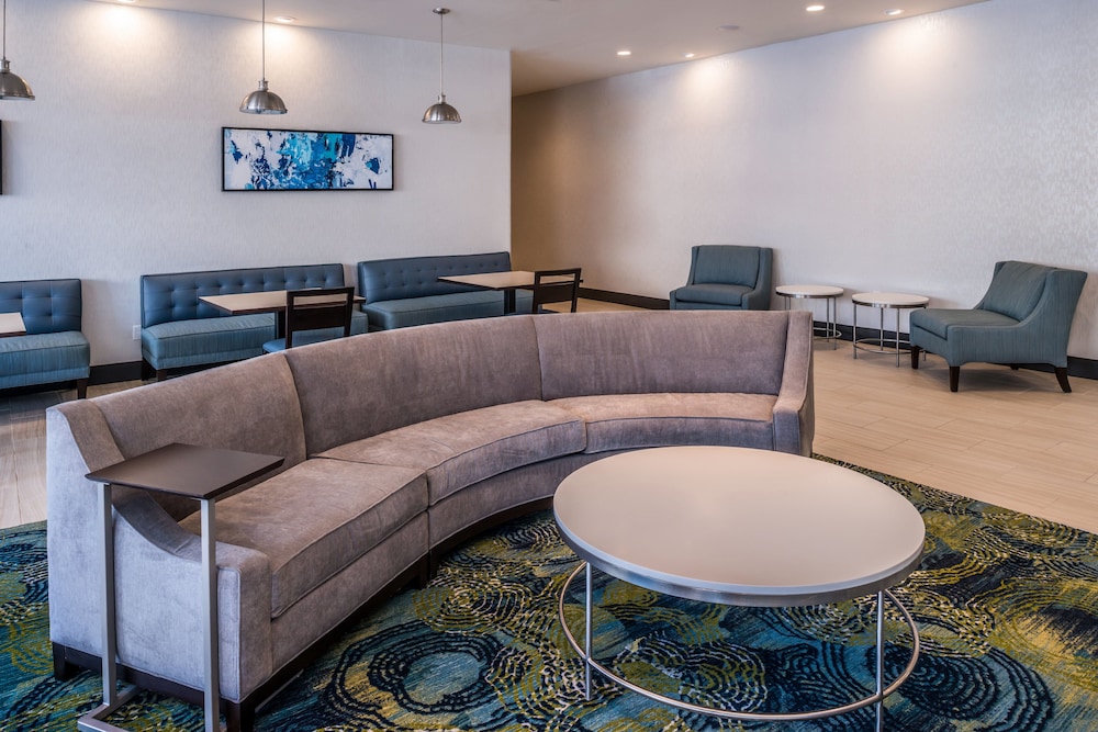 Holiday Inn Detroit Northwest Livonia 38/74