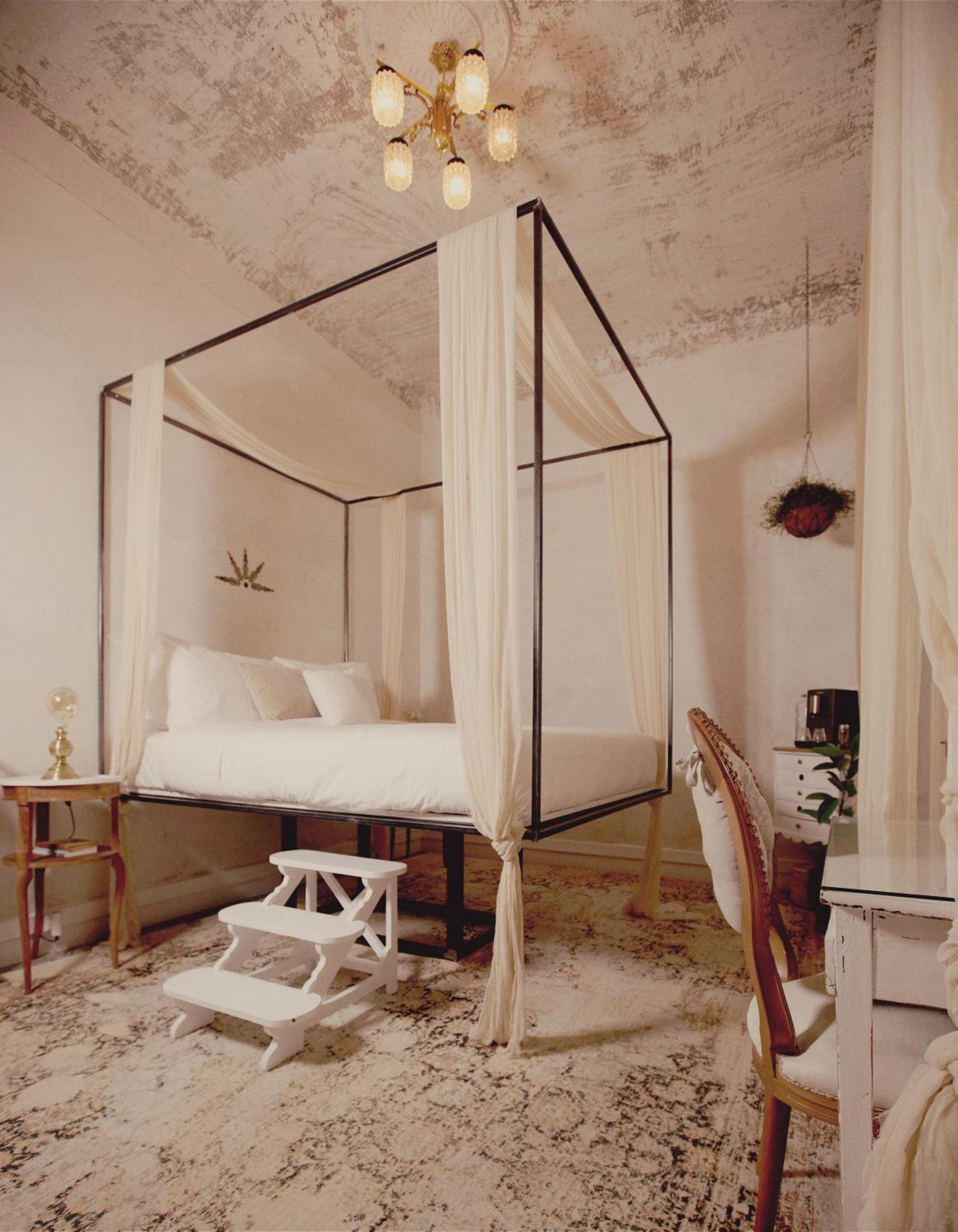 Garden, Retreat, Queen Bed