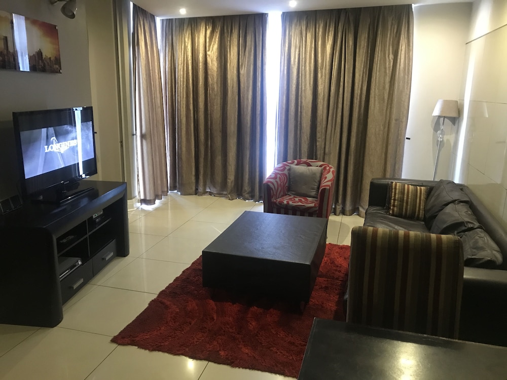 Sandton Apartments Hydro 67/73