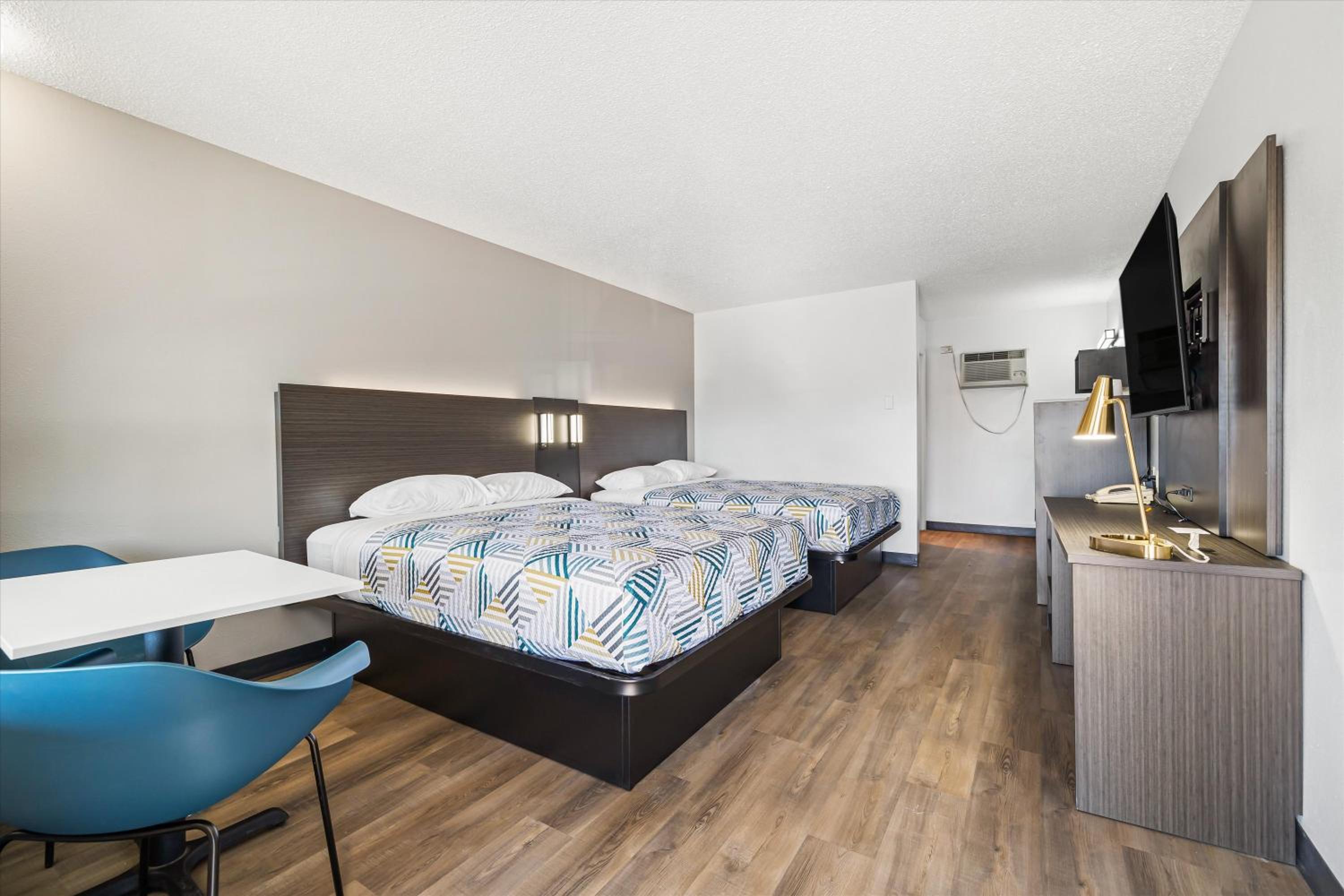 2 Queen Beds Non-Smoking