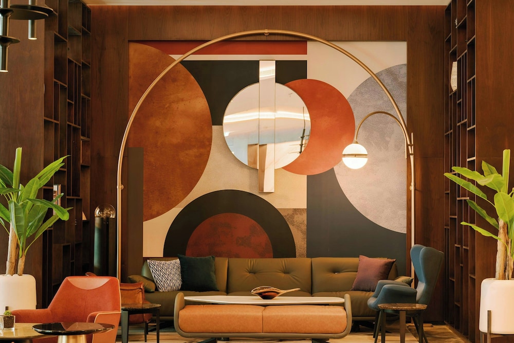Aura Suites Downtown 28/48