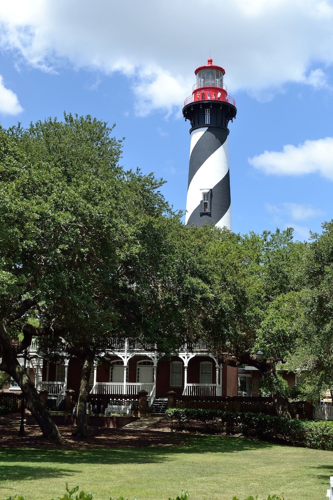 Bayfront Westcott House Bed and Breakfast 41/50
