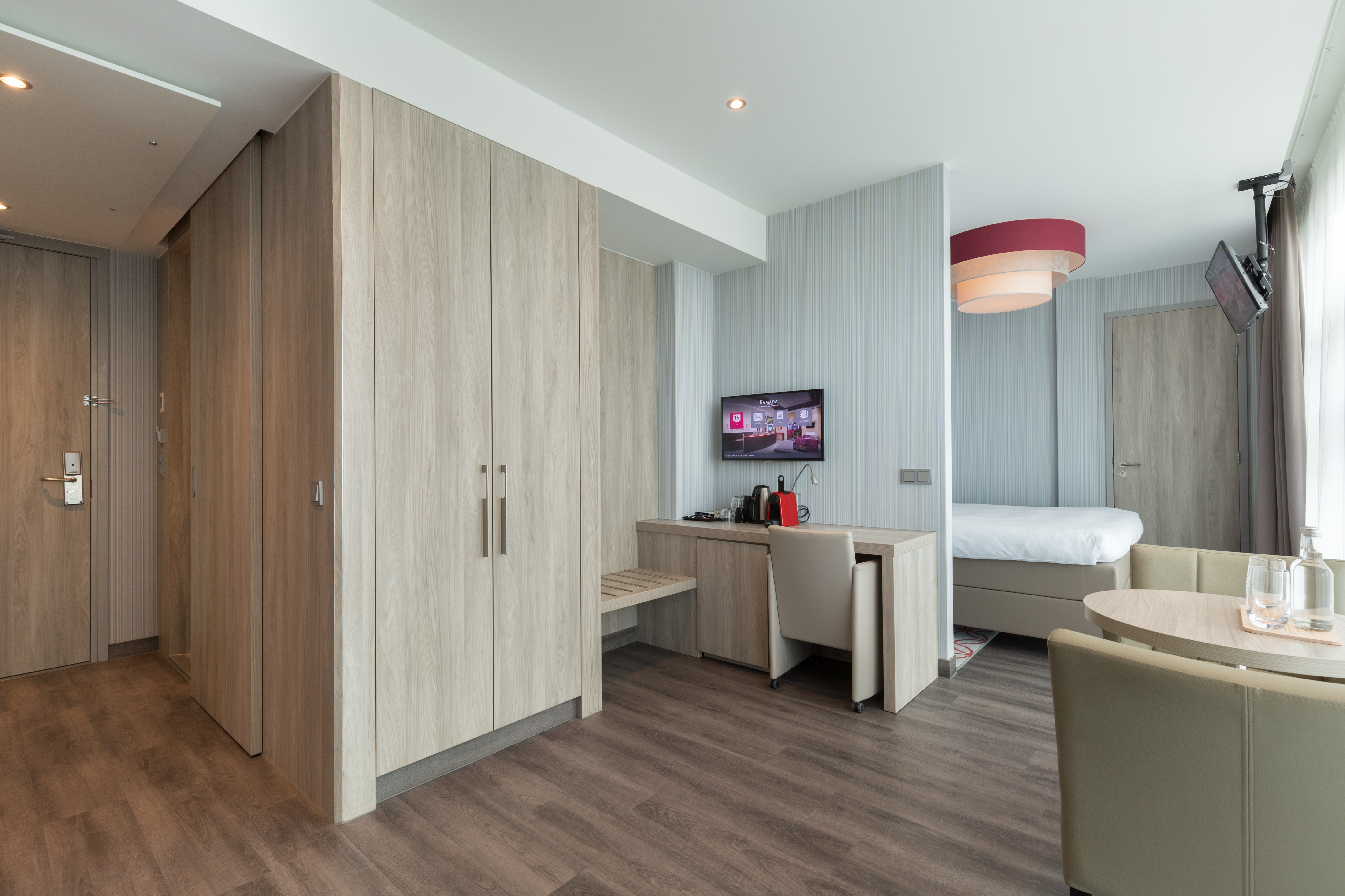 غرفة عائلية كبيرة بسرير كينج وسرير فردي وسرير بطابقين، Ramada by Wyndham The Hague Scheveningen 5/7