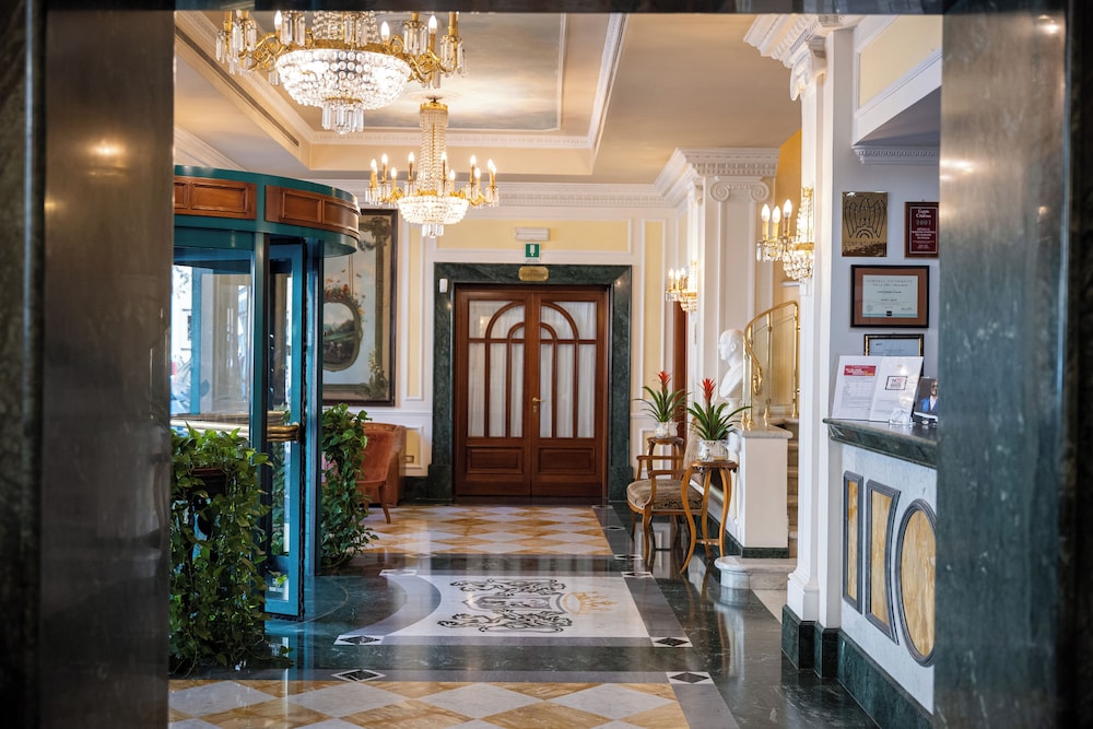 Mecenate Palace Hotel 7/50
