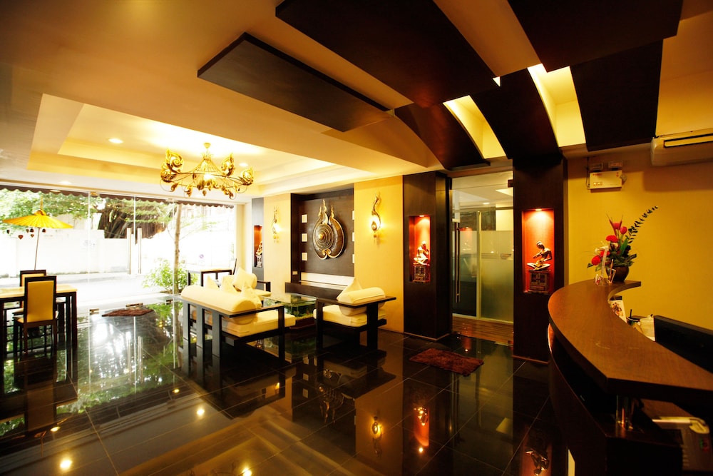Mirth Sathorn Hotel 31/39