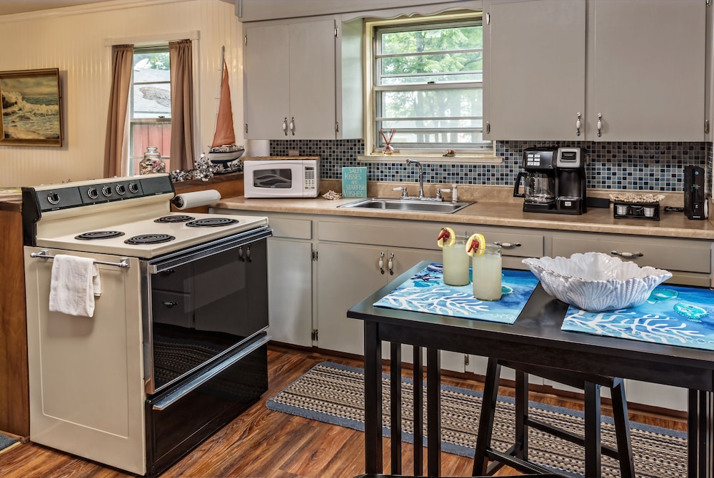 Silver Heart Inn and Cottages 50/70