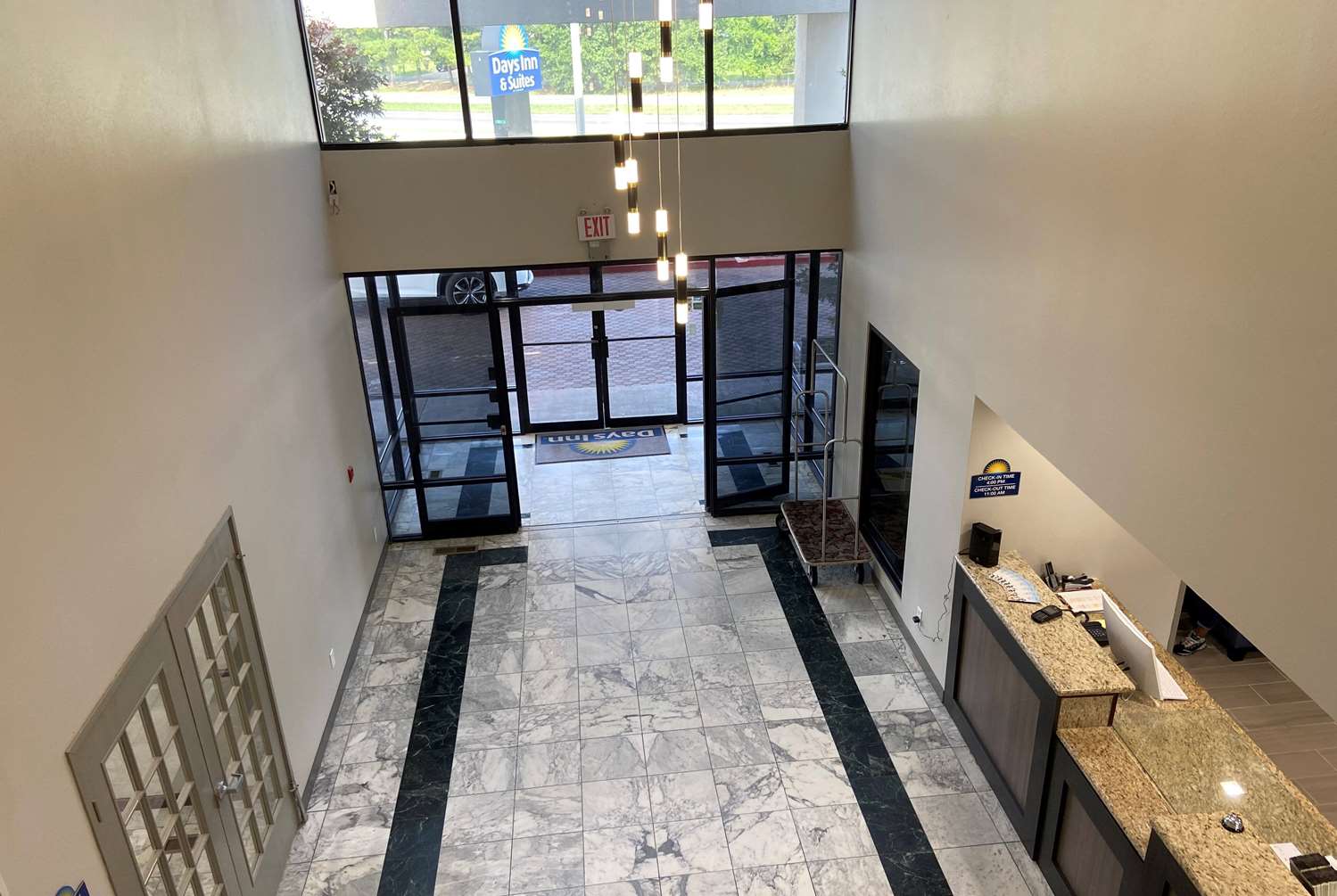 Days Inn & Suites by Wyndham Tahlequah 8/13