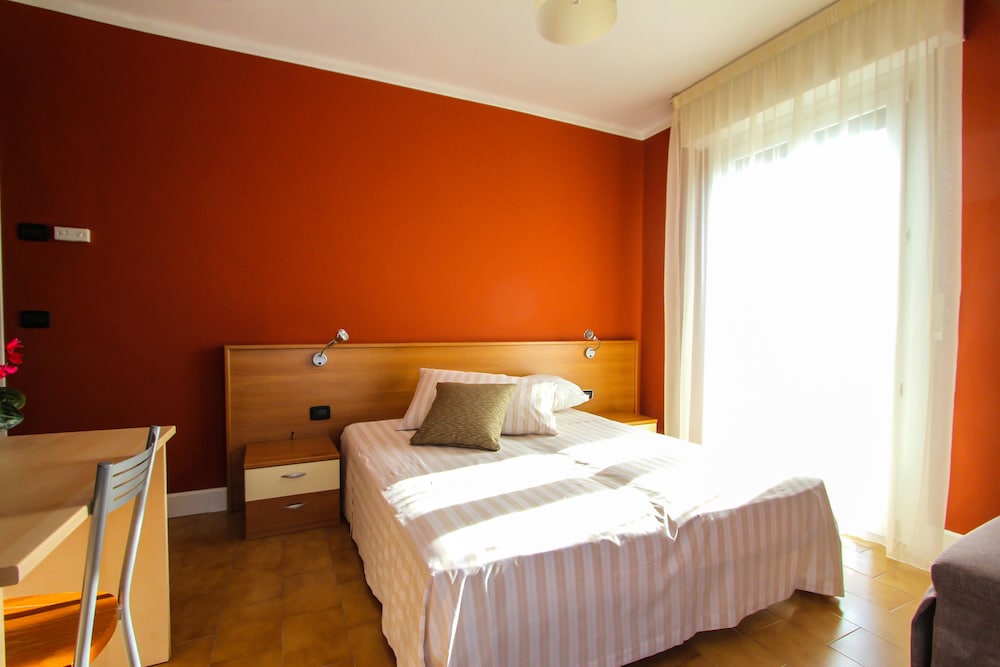 Bardolino Hotel 9/41