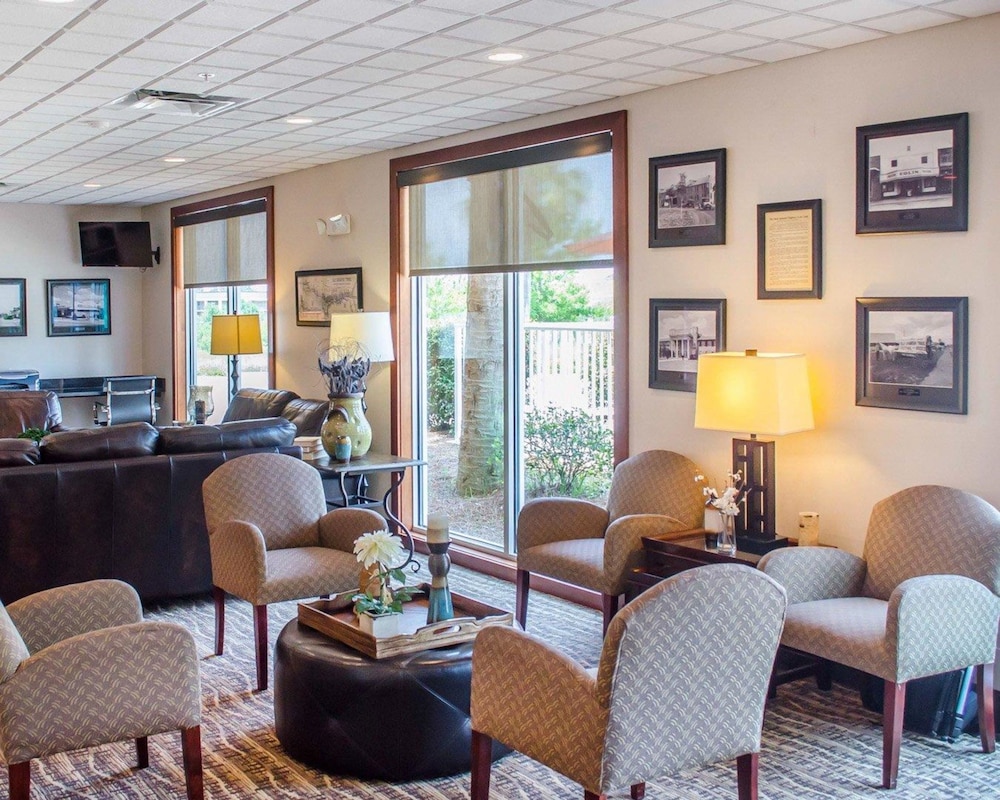 Comfort Inn & Suites Crestview South 24/43