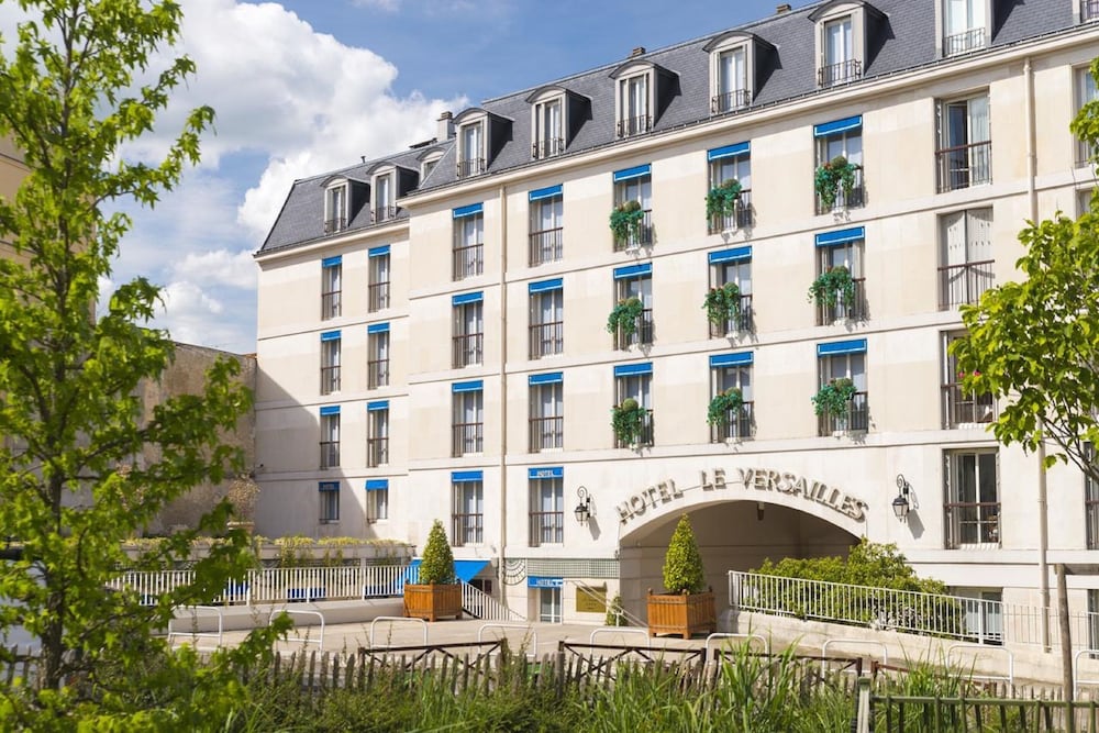 Hotel Le Versailles in PARIS
