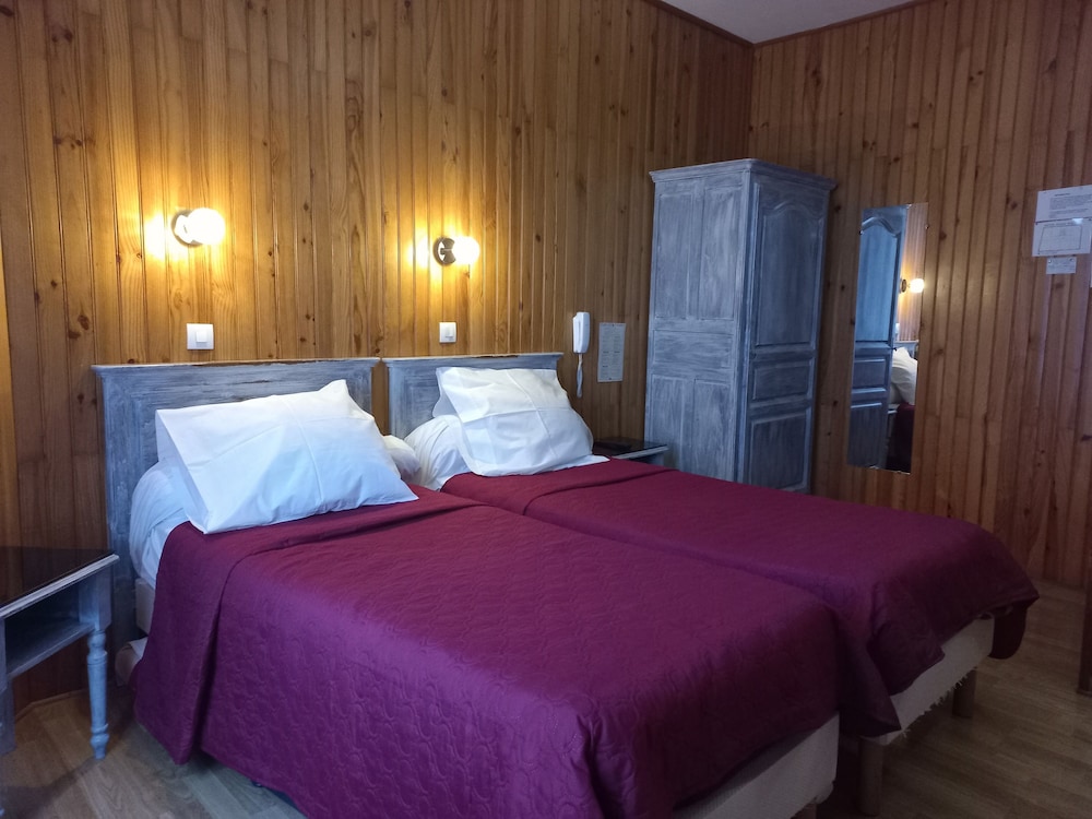 Hotel de Paris Nord 15/33