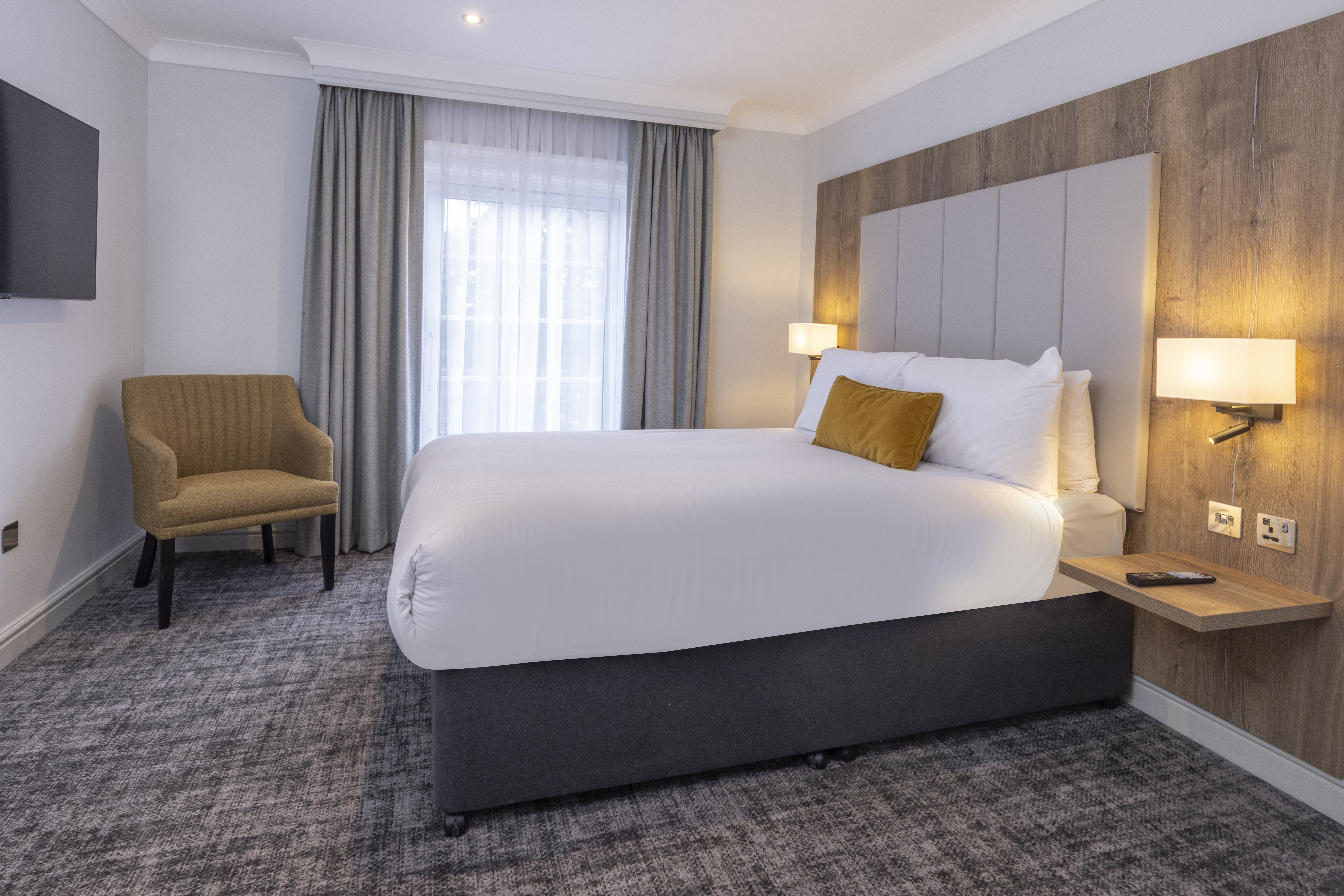 Yew Lodge Hotel East Midlands Airport 14/79