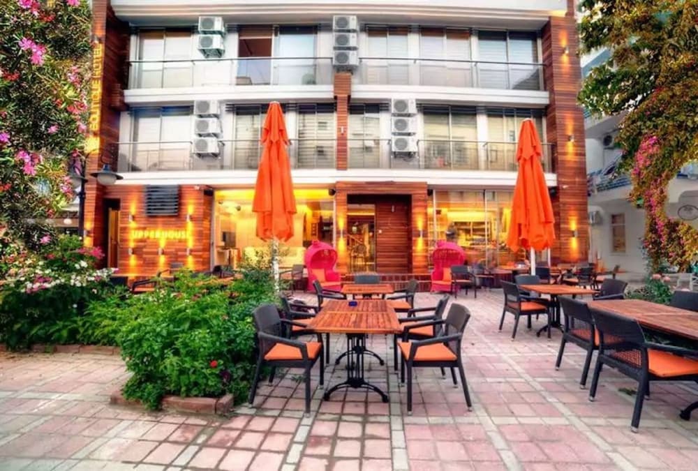 Upper House Hotel 49/55