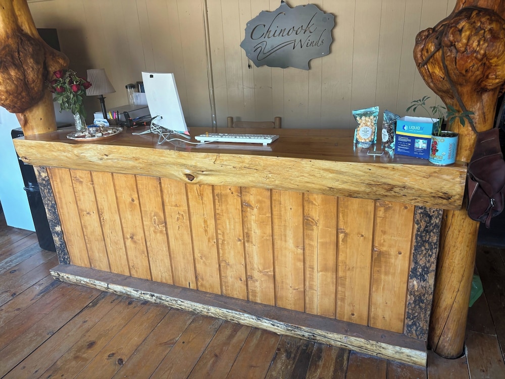Chinook Winds Motel 9/76