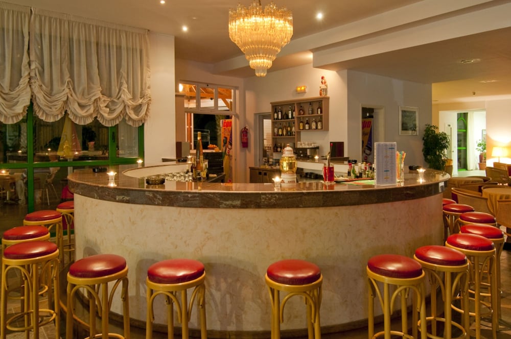 Alexandra Beach Hotel 19/37