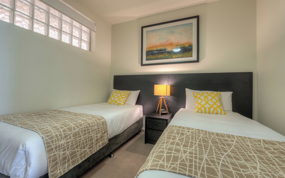 3 Bedrooms, Apartment, Twin Beds, King and Queen Bed, Water View