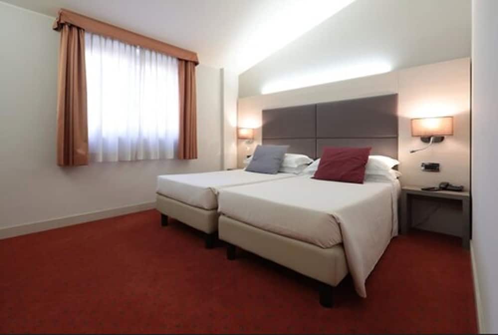 Hotel Campion 21/67