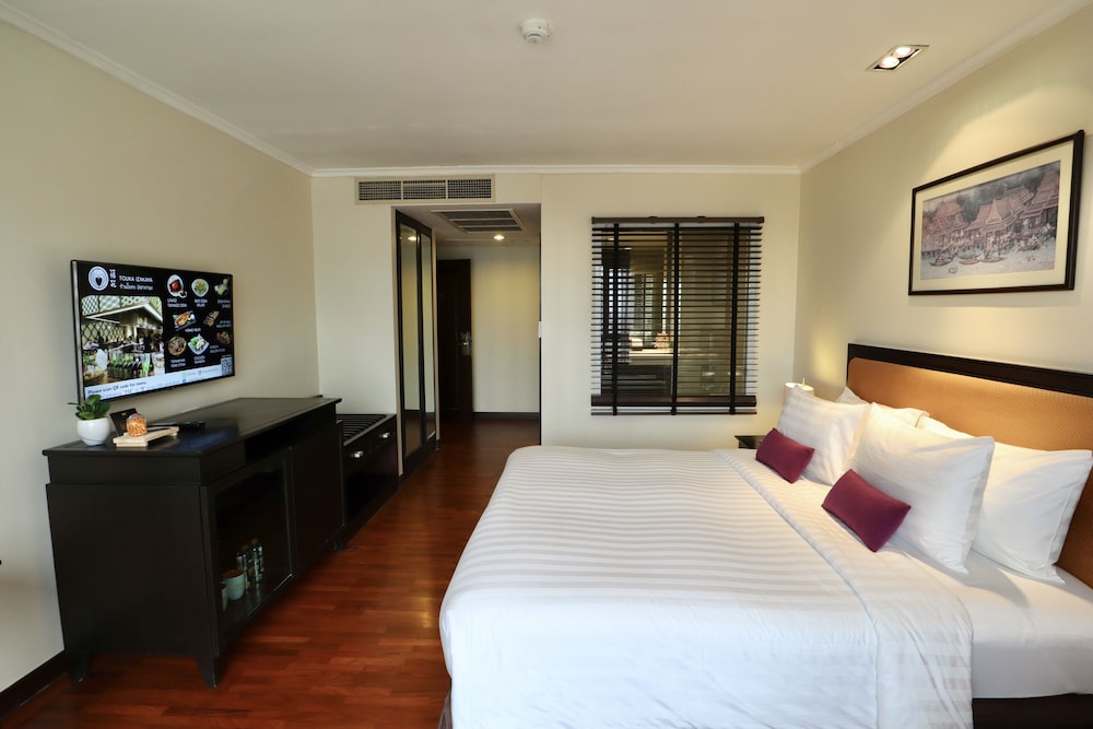 Bandara Silom Suites, Bangkok 24/78