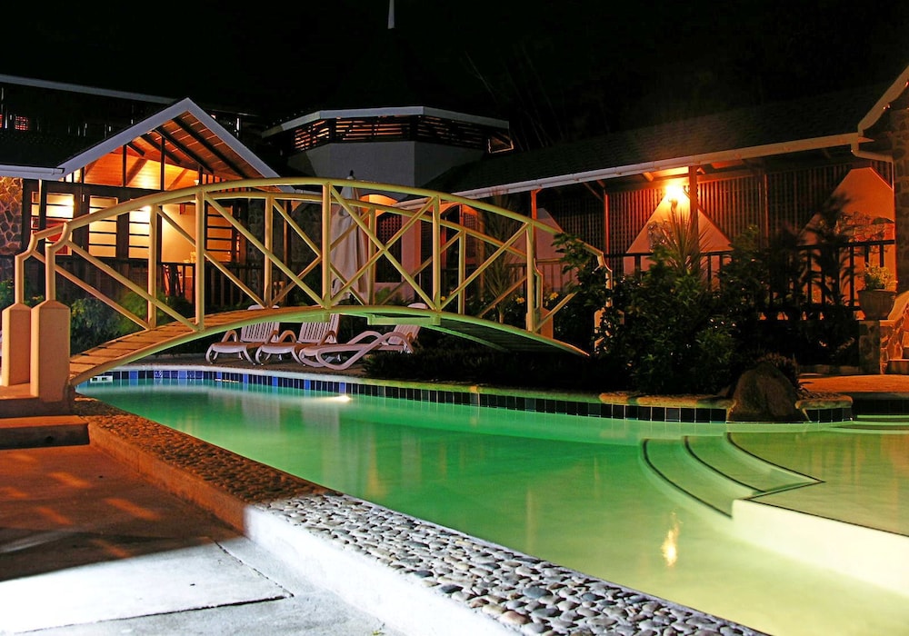 SPRING HOUSE BEQUIA 41/50