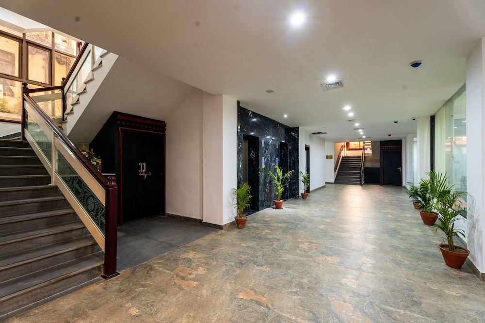 Hotel Lo Mustang 55/62