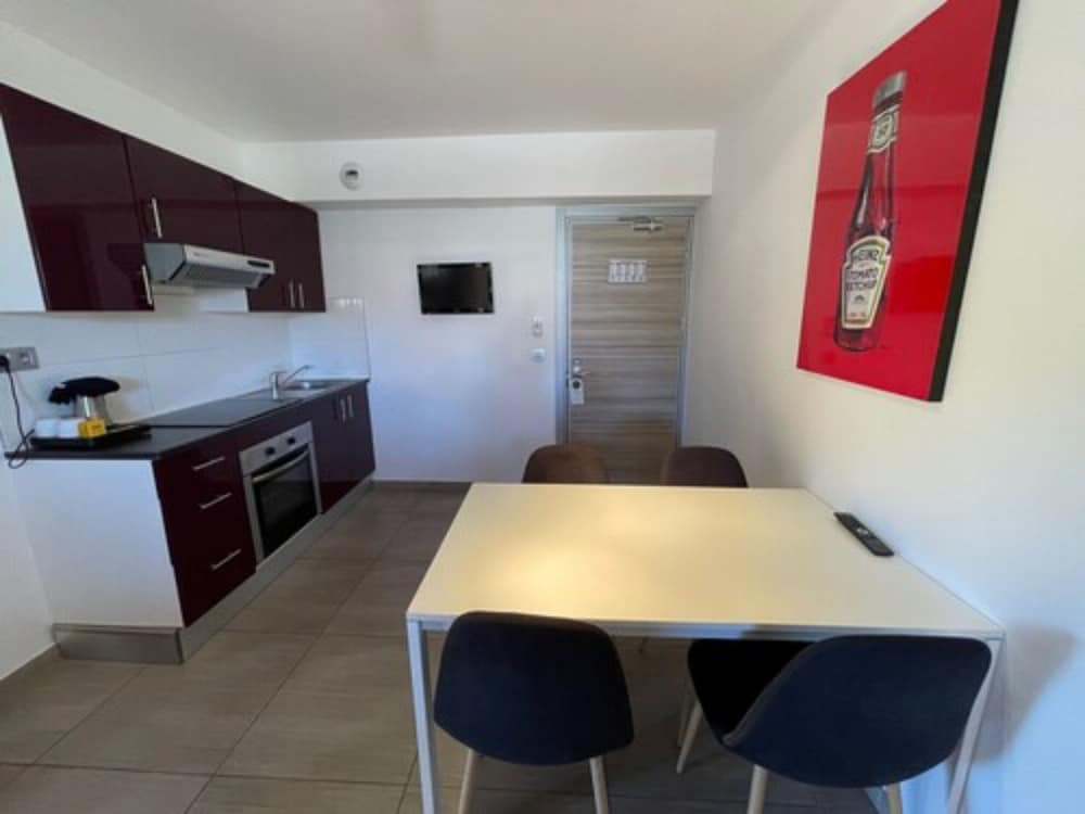 HOTEL L'ESCALE COTE PORT 25/42