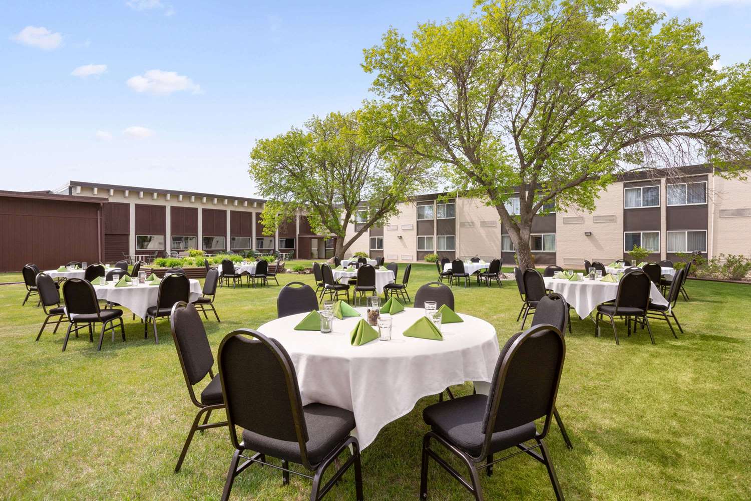 Ramada By Wyndham Bismarck 16/22