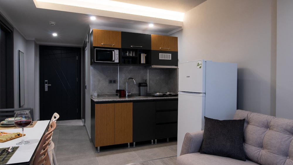 Opera Suites 3/50
