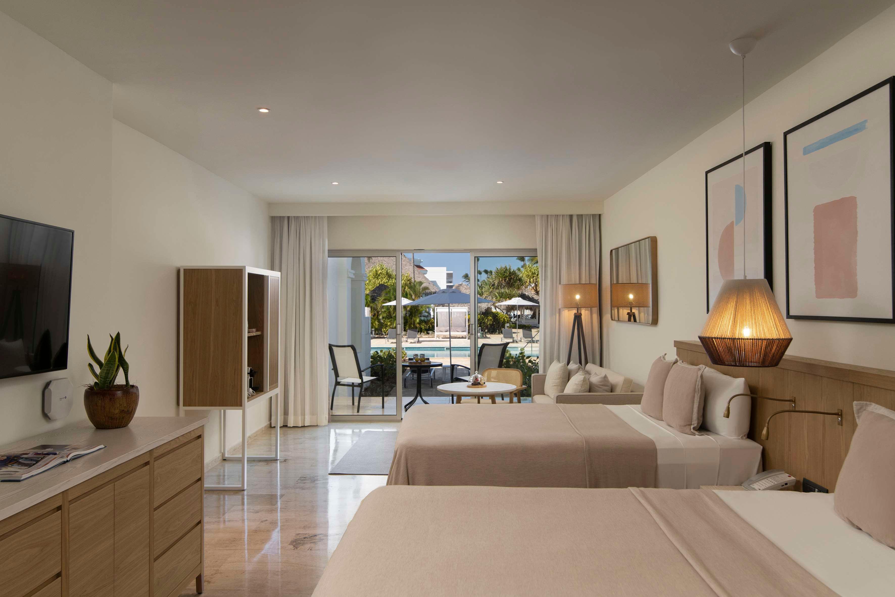 Swim Up, Reserve, Junior Suite, Adult Only