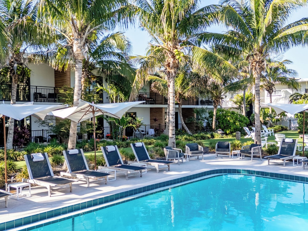 Bali Hai Beachfront Resort And Spa 62/70