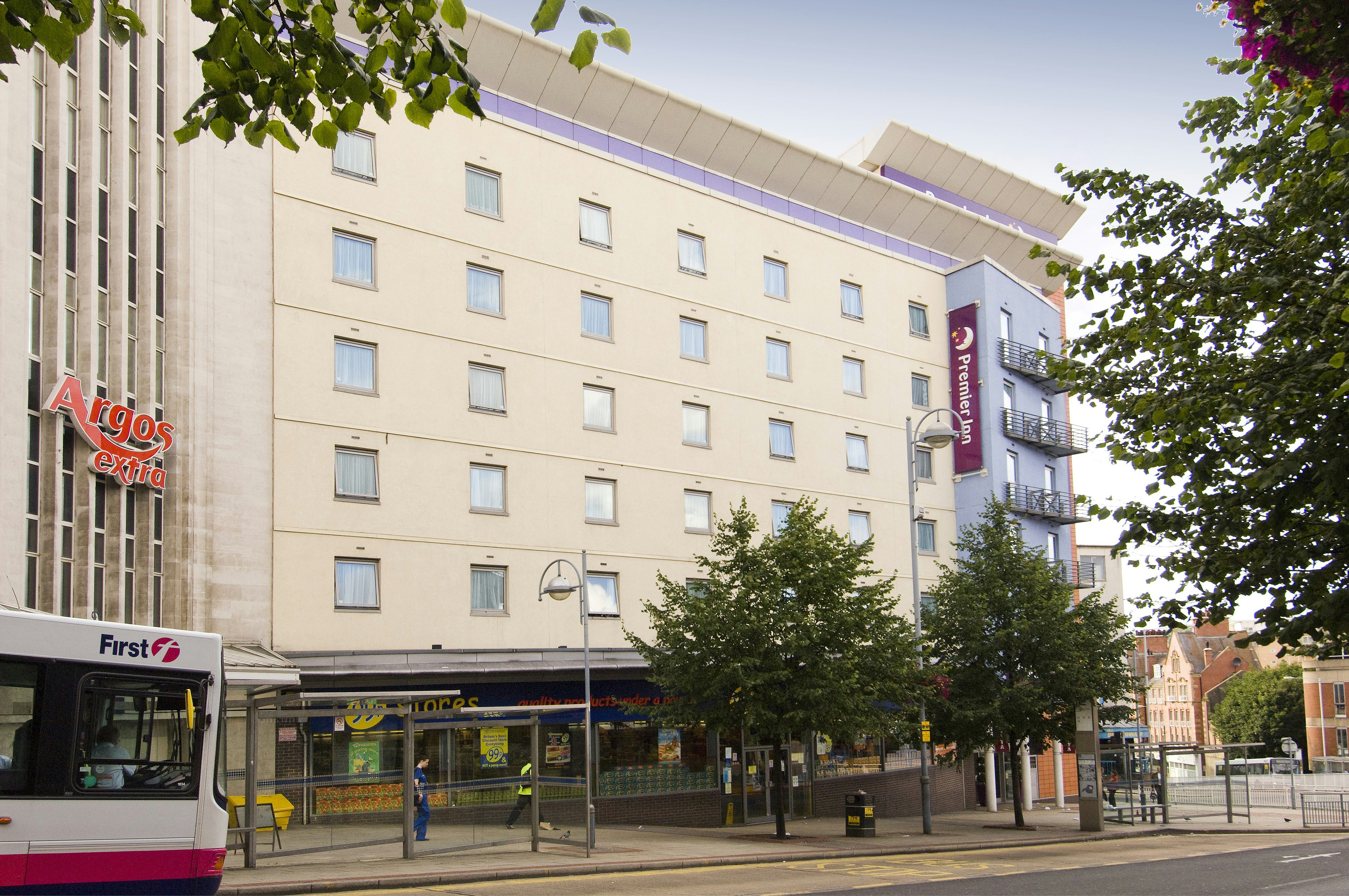 Premier Inn Sheffield City Centre (Angel Street) 6/49