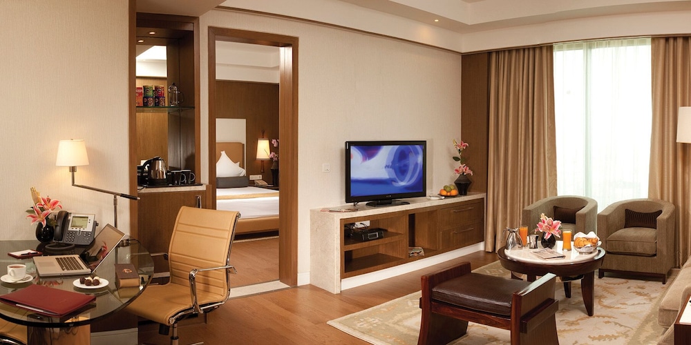 Crowne Plaza New Delhi Okhla 42/66