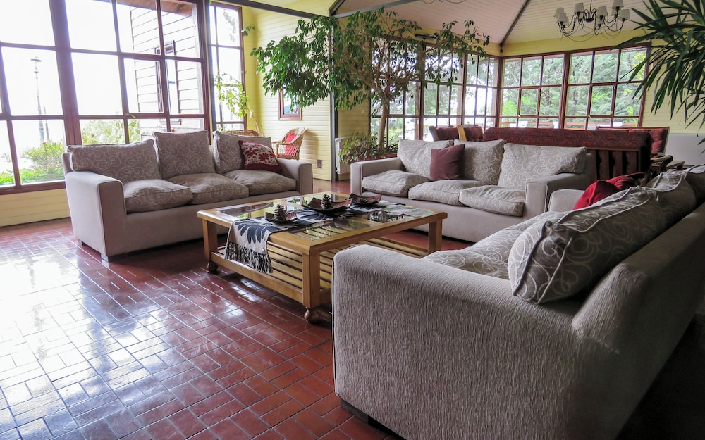 LAR AIKE HOTEL 10/17