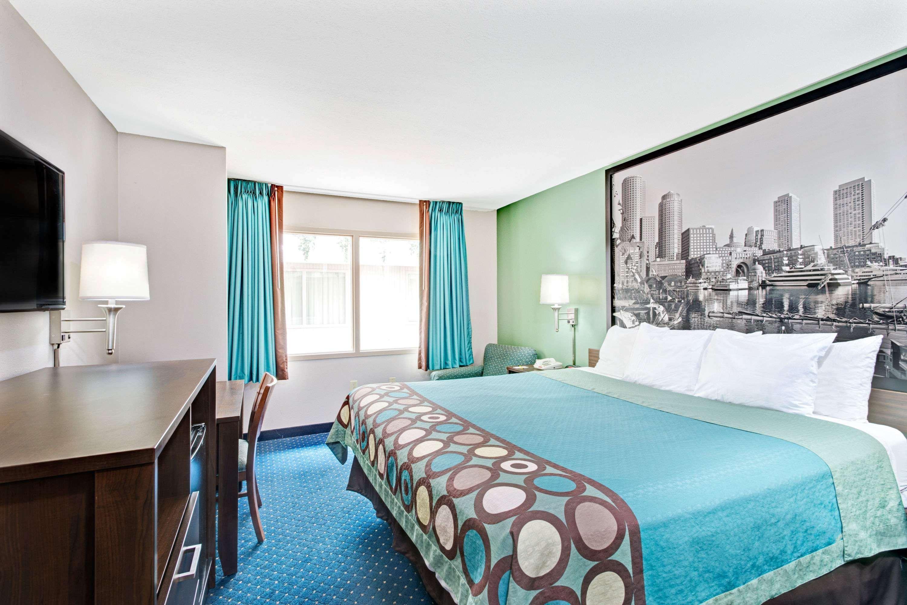 Super 8 By Wyndham Brockton 13/26
