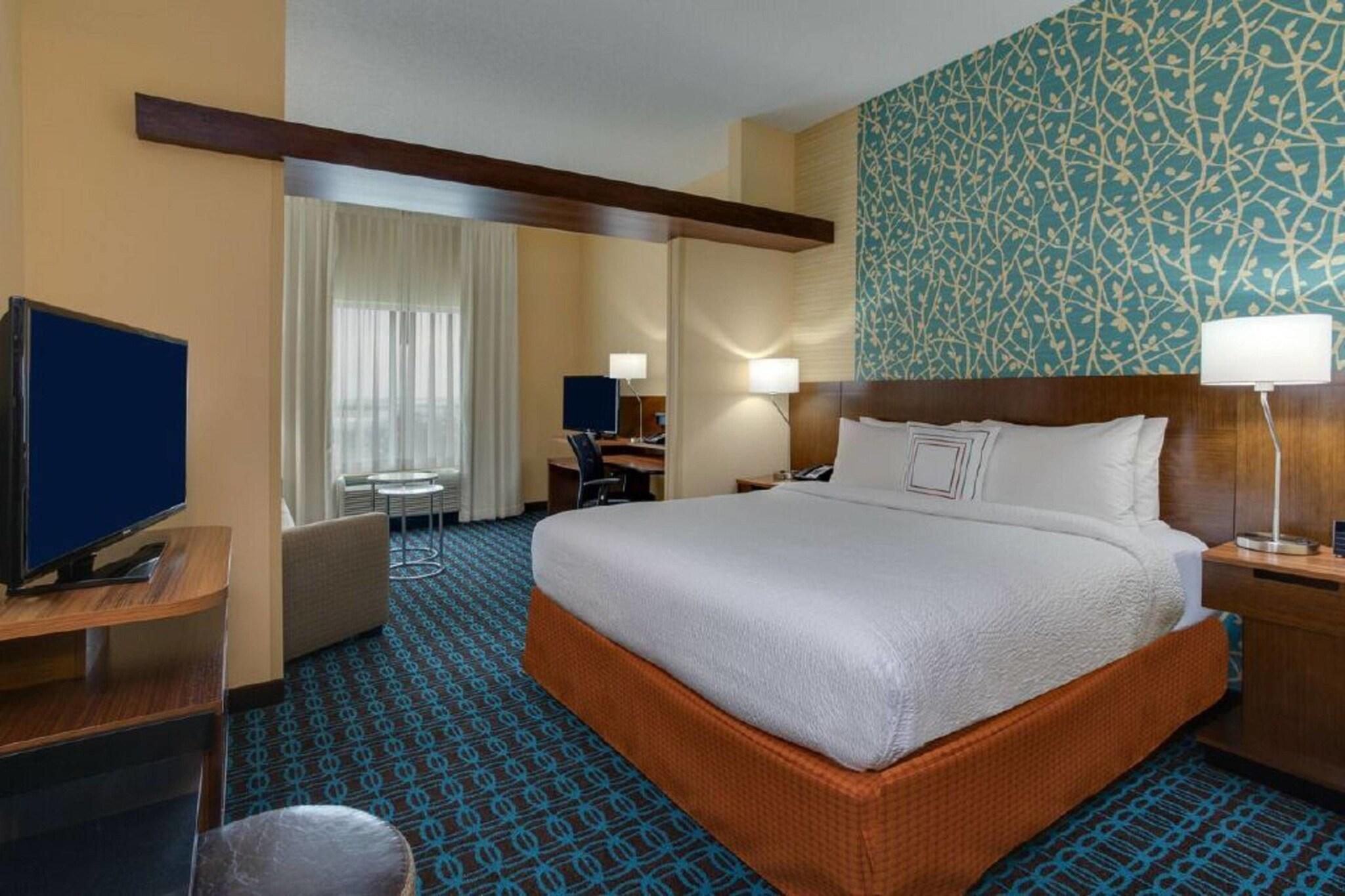 Suite, King Bed