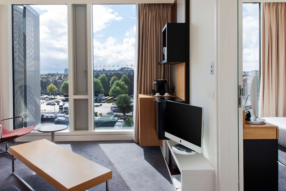 Doubletree By Hilton Amsterdam Centraal Station 50/88