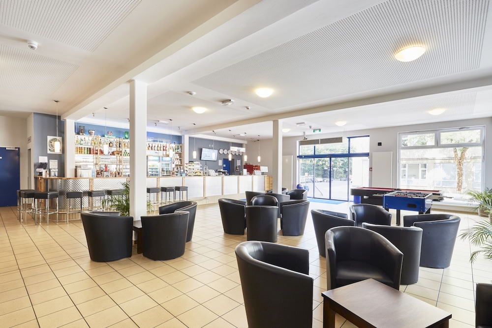 A&O Aachen Hauptbahnhof Hotel 68/83